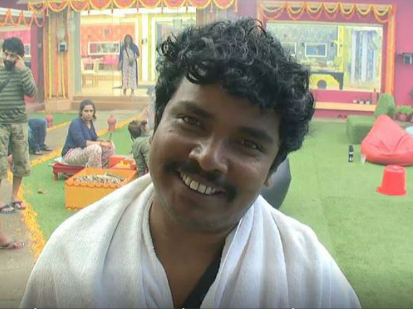 ఒంటిపై బట్టలు లేకుండా సంపూ