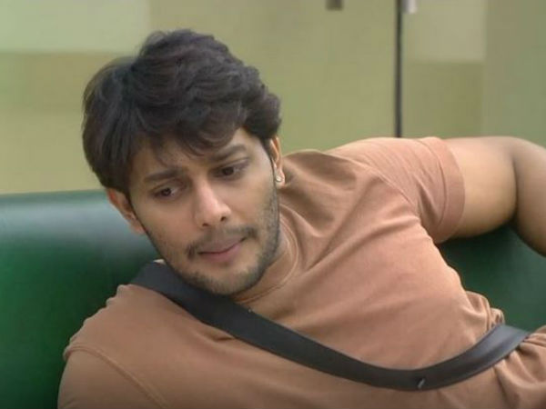 అమ్మాయిని పంపించండి..