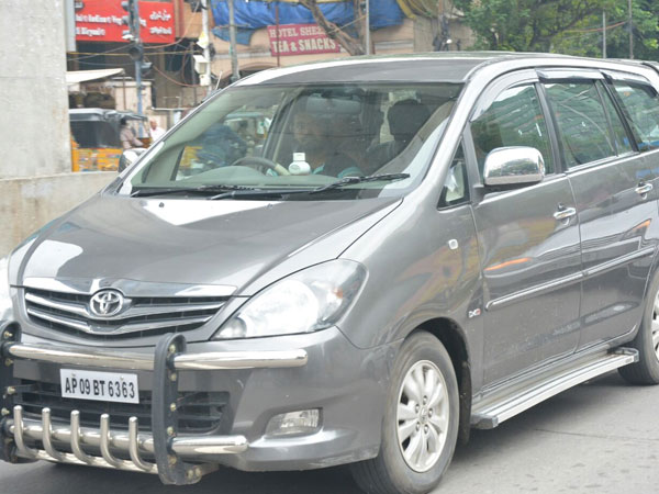 మీడియా నన్ను ఫాలో అయింది..