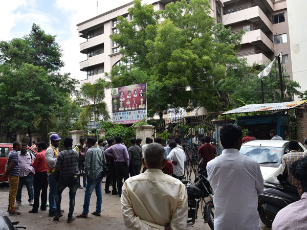 ఏమిటిసార్ ఈ దౌర్భాగ్యం