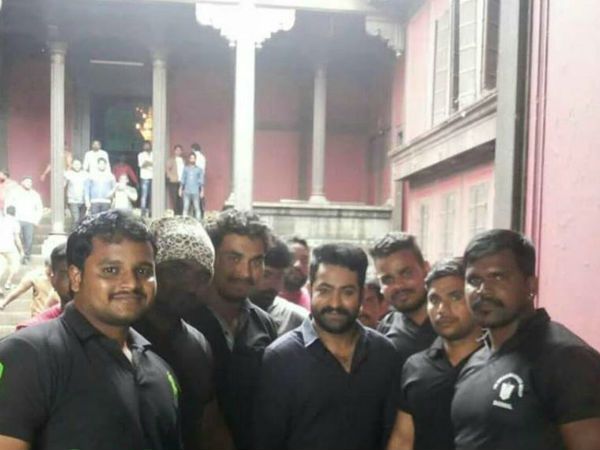 కొడుకును మిస్సవ్వకుండా...