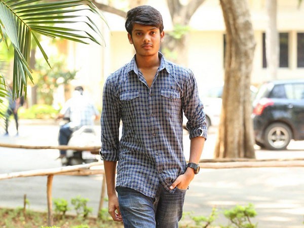 ఇక్కడ ఎవ్వడూ పతివ్రత కాదు: ఆకాష్ పూరి షేర్ చేసిన వీడియో సంచలనం!