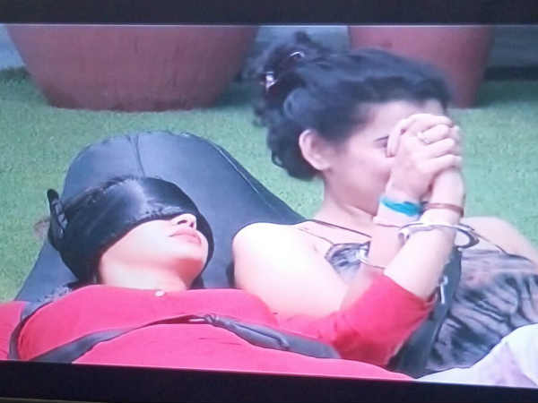 అర్ధరాత్రి ఒంటరిగా