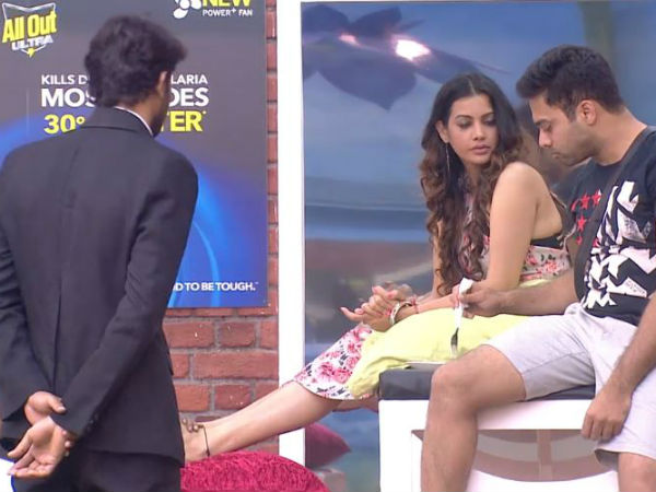 నాలుకతో చెవి క్లీనింగ్