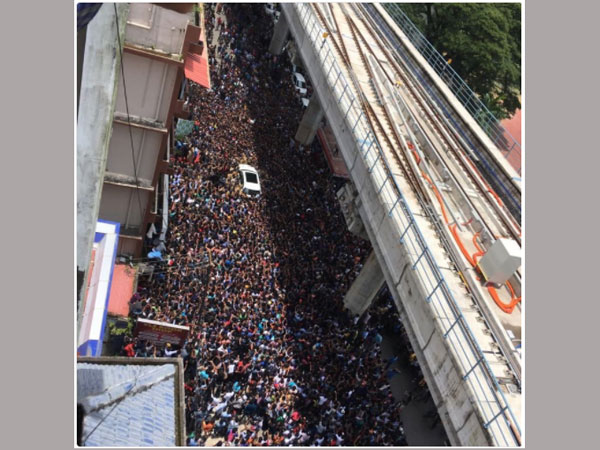 కేర‌ళ అభిమానుల ఘ‌న స్వాగ‌తం