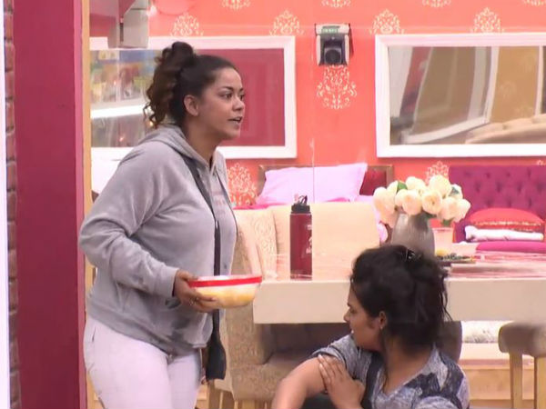 బూతులు తిట్టిన ముమైత్