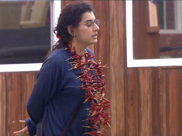 మంటెక్కి పోయిన అర్చన