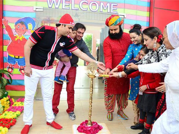 హనీ ప్రీత్ కూడా