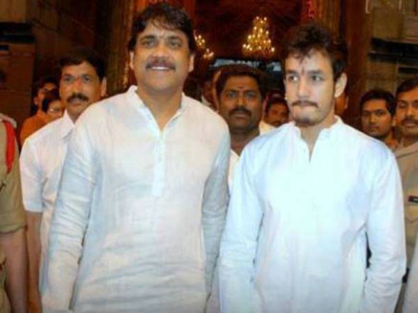 ‘హలో' లేటవ్వడానికి కారణం