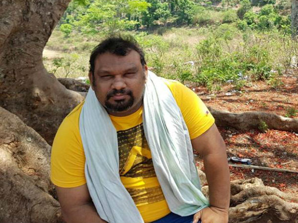 ఇన్ సెక్యూరిటీలో బ్రతుకుతున్నారు 