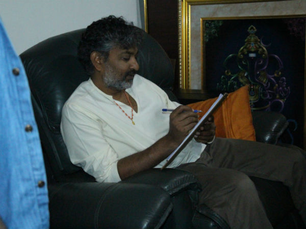 కథ అలా పెట్టింది