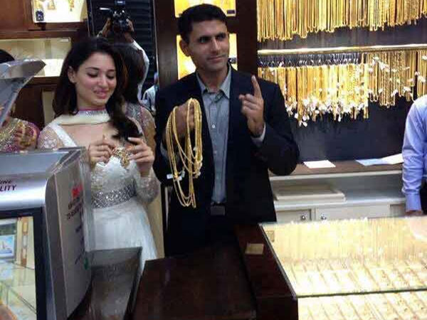 ఫోటో వెనుక ఉన్న కథ ఏమిటంటే..