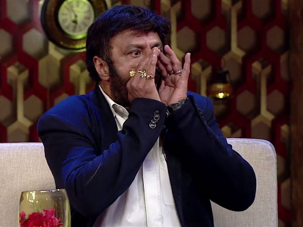 పూరి వస్తుంటే విజిల్స్ వేసిన బాలయ్య