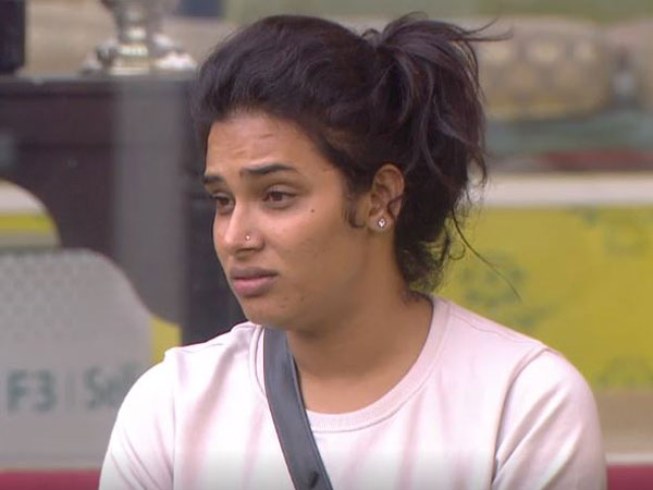 భావోద్వేగానికి గురైన హరితేజ