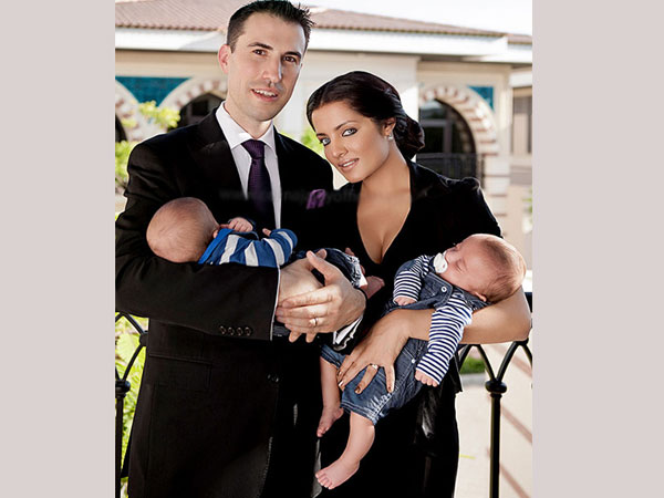  జ‌న్మ‌నిచ్చిన క‌వ‌ల‌ల్లో