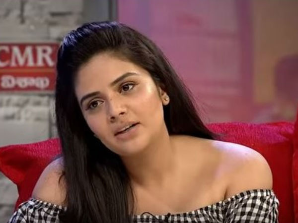 ఈలలు వేస్తూ వెంటపడేవారు..