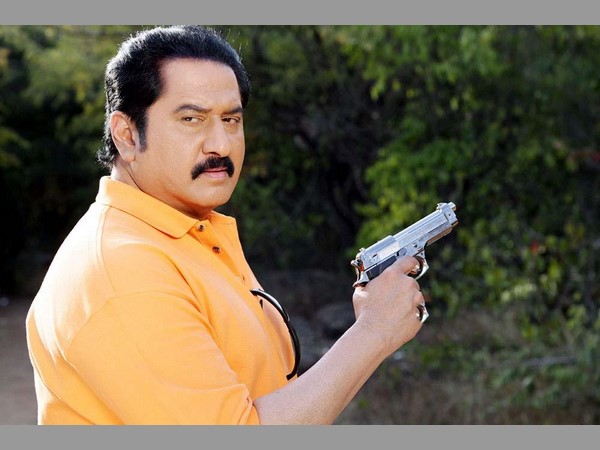 నా బ్యాగ్రౌండ్ పూర్తిగా వేరు