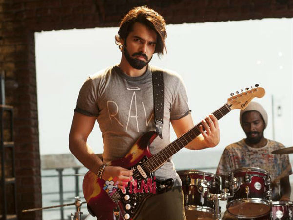 రాక్ బ్యాండ్ లీడర్‌గా