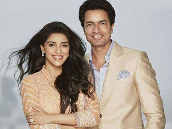 ఢిల్లీలో ఆసిన్, రాహుల్ పెళ్లి