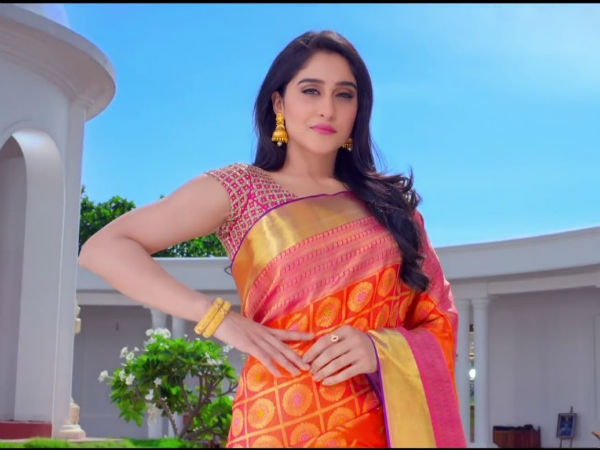 చీరకట్టులో రెజీనా