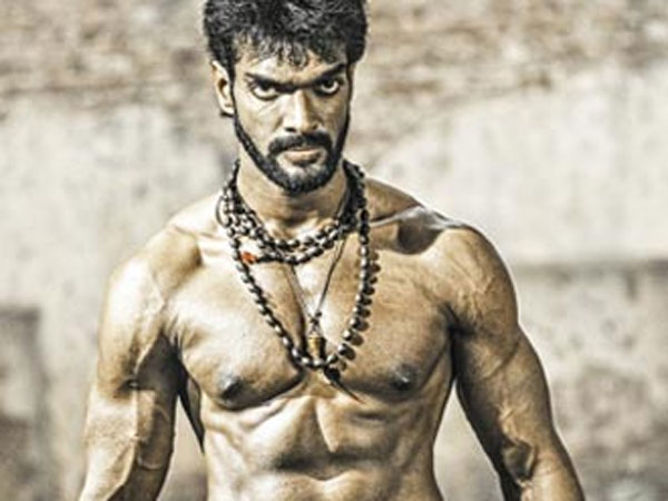  థియేటర్‌కి వెళ్లి చూడండి