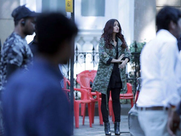 రోడ్డుపై షూటింగ్.. 