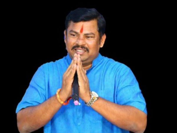 బెయిల్‌ ఇప్పిస్తానని హామీ