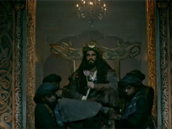 కర్ణిసేన ఆధ్వర్యంలో దాడి