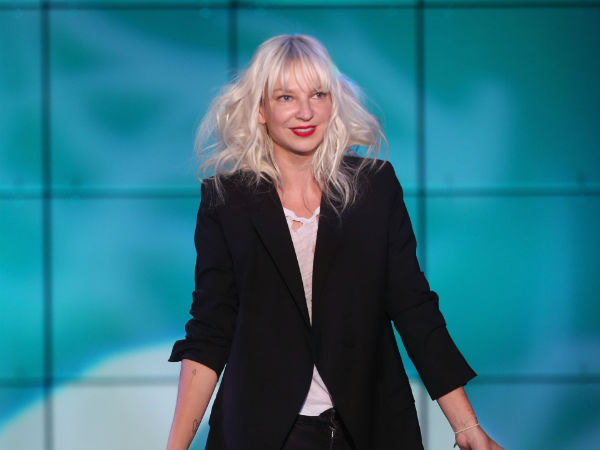  పబ్లిసిటీ కోసమేనా? 