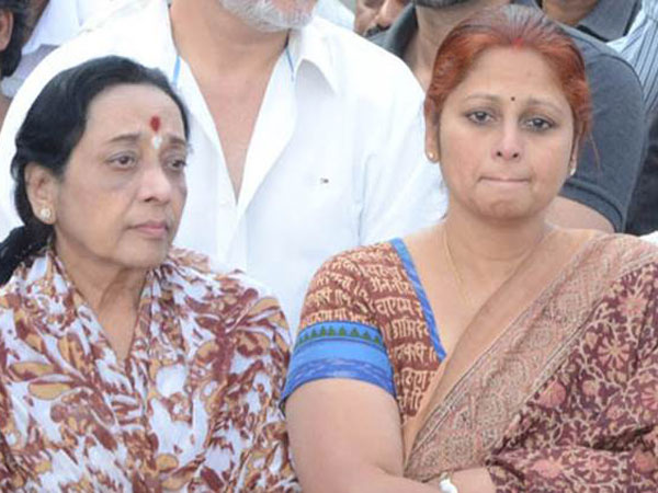 భర్త హఠాత్తుగా చనిపోవడంతో