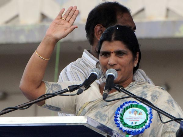 లక్ష్మీ పార్వతికి దర్శకుడి వార్నింగ్ 