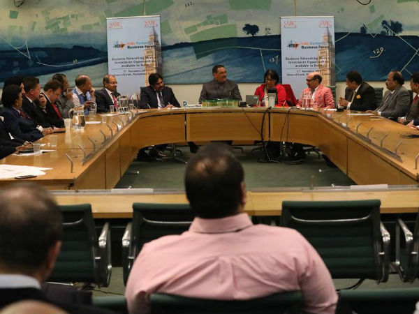 రాజకీయ నేపథ్యాల గురించి