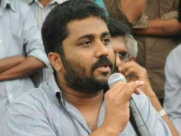 10 గంటలు వేచి చూసిన నిర్మాత