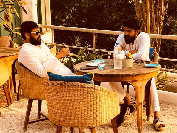  ఒకే రకమైన గెడ్డంతో