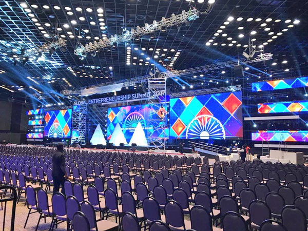 సదస్సులో ఇవాంకా..