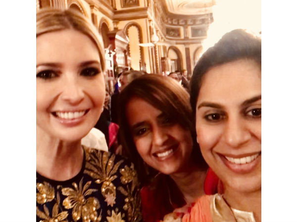  భార్యను చూసి మురిసిపోయిన చరణ్