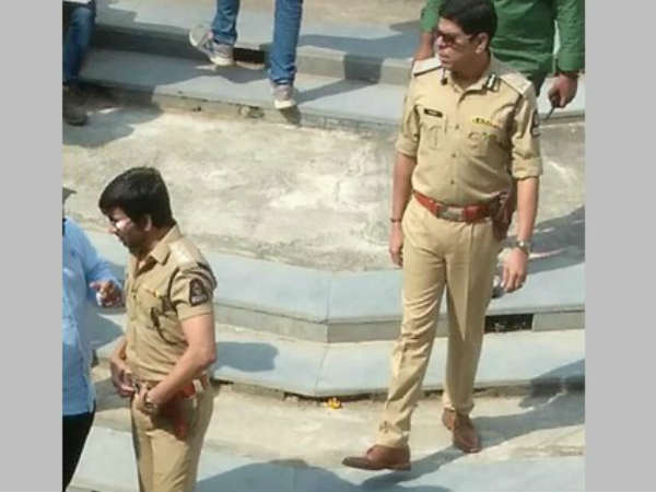 పోలీస్ పాత్రలో