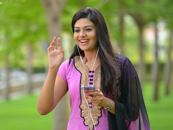 ప్రేమికులుగా నందు, శ్రీముఖి