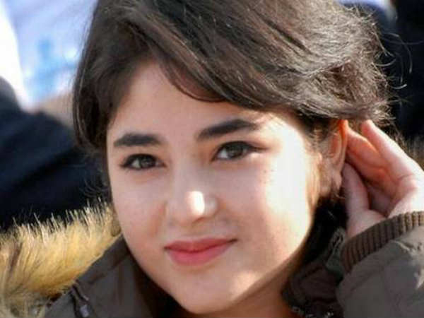  కన్నీళ్లు పెట్టుకుంటూ....