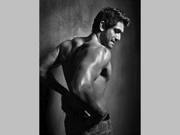  బాలీవుడ్ చిత్రంలో అలా