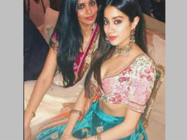  ట్రెడిషనల్ లుక్‌లో జాహ్నవి కపూర్ అదుర్స్