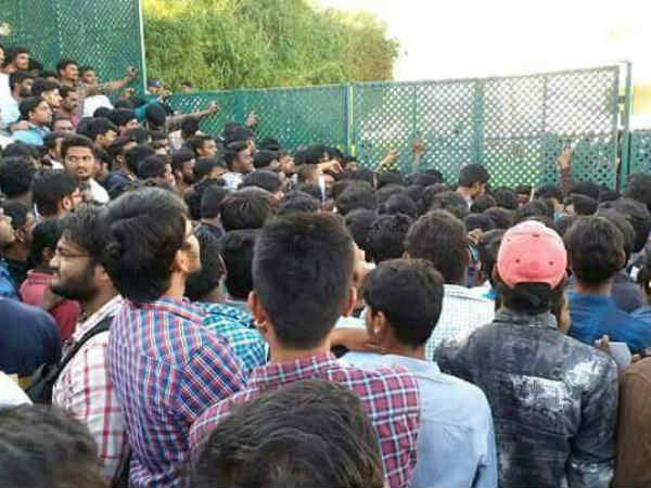 ఆడియో వేడుక కోసం పోటెత్తిన అభిమానులు