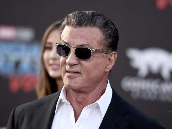  మహిళతో మూడురోజులు కానీ..