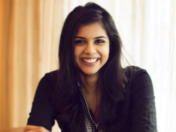  సాబుసిరిల్ వద్ద అసిస్టెంట్‌గా