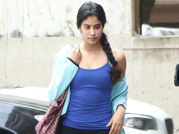  షాహీద్ డిన్నర్‌కు జాహ్నవి