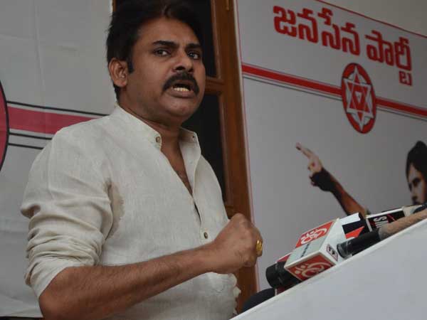 పవన్ కళ్యాణ్ అదే దారిలో నడవాలి