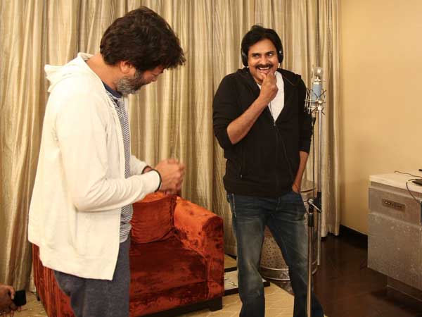  నవ్వుల్లో మునిగిన త్రివిక్రమ్