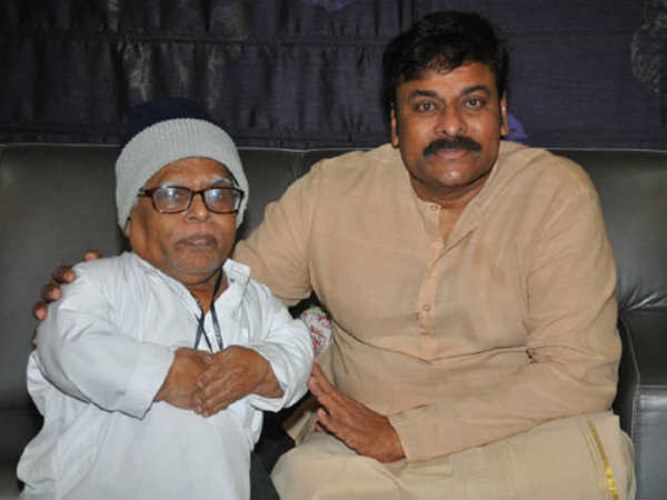 ఆ ఫోటోలోనూ..: