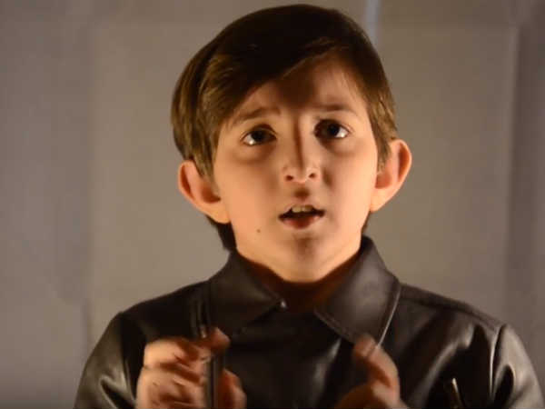 లయబద్దంగా కుర్రాడి పాట