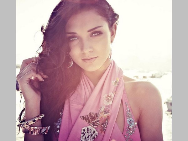  ఆకట్టుకునే నటన